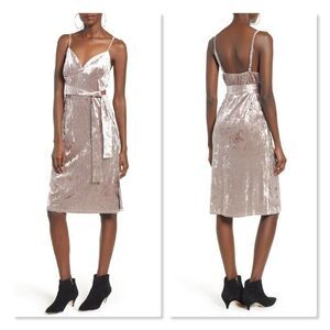 Band of Gypsies Velvet Midi Dress in Champagne